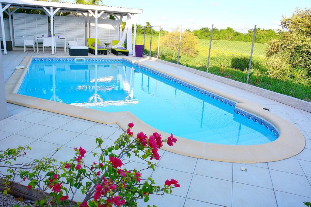 Villa Amethyste Avec Grande Piscine Privee, Jardin Clos, Parking Prive Le Robert Exterior foto